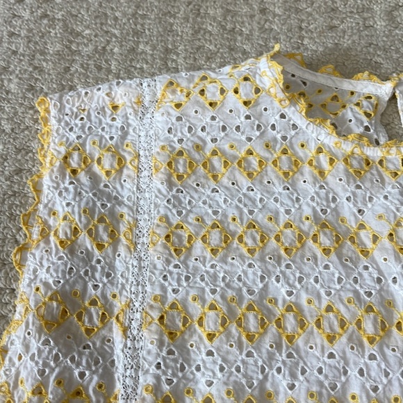 Indi & Cold White & Yellow Eyelet Sleeveless Top Size XS - Picture 3 of 11